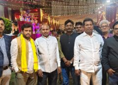 Varanasi UP…नंदलाल विश्वकर्मा के सुपुत्री के परिणय बंधन पर विश्वकर्मा शिल्पकार महासभा के राष्ट्रीय अध्यक्ष ने वर वधू को दिया आशीर्वाद।