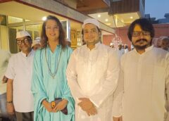 Varanasi UP…Message of Ganga-Jamuni Harmony at ‘Sukoon – Dawat-e-Iftar’; Swami Oma D Akk Shares Iftar with Roza Observer