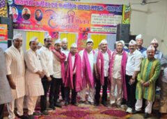 Varanasi UP…फूलों की होली और ईद मिलन से बनारस ने दिया विश्व शांति का संदेश