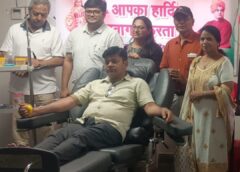 Varanasi UP..रक्तदान शिविर में 10 लोगों ने किया रक्तदान, 60 ने कराई नेत्र जांच।