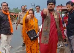 Raybareli News: चुरूवा हनुमान मंदिर में दुकान को लेकर बवाल, पुलिस के सामने धमकी का वीडियो वायरल