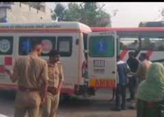 Raybareli News: ट्रैक्टर और बाइक में हुई जोरदार टक्कर, दो युवक गंभीर रूप से घायल