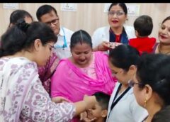 Raybareli News: डीएम ने बच्चों को पोलियो की खुराक पिलाकर किया अभियान का शुभारंभ, 3.67 लाख से अधिक बच्चों को दवा पिलाने का लक्ष्य
